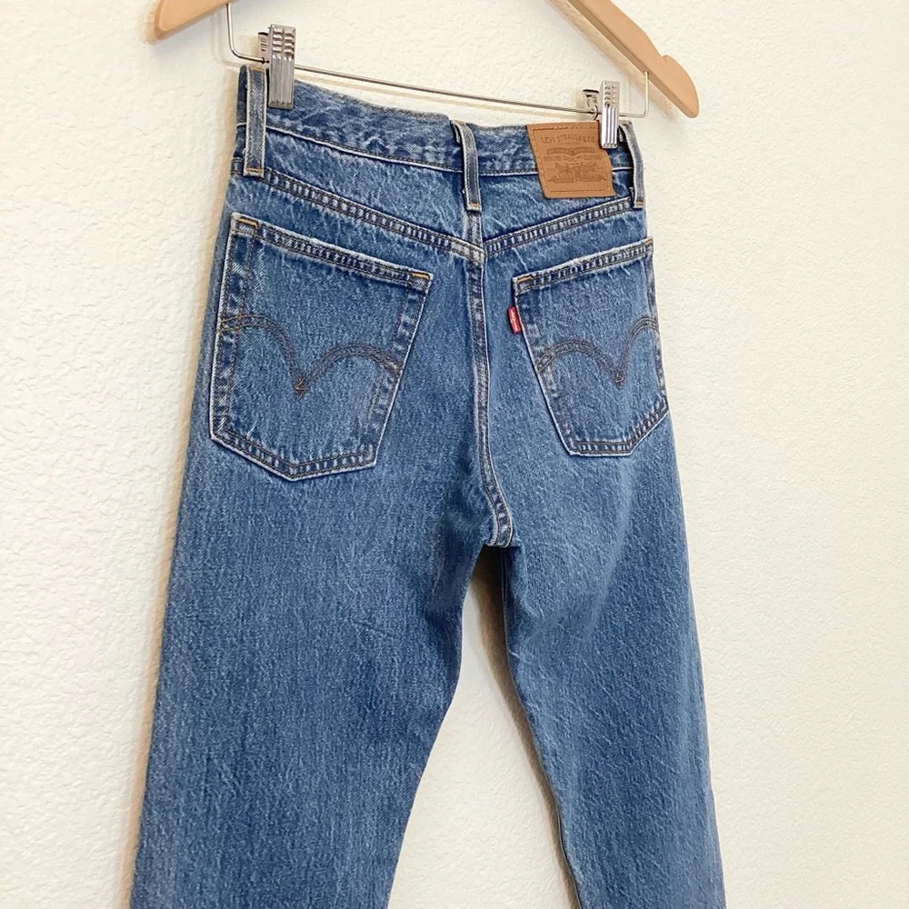 Levi’s Wedgie W23 Premium Icon Women’s Ankle Jeans Distressed 22861-0107